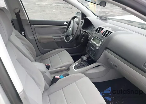 2007 Volkswagen Rabbit 4-Door из США, поврежденный, VIN WVWDR71K67W044642